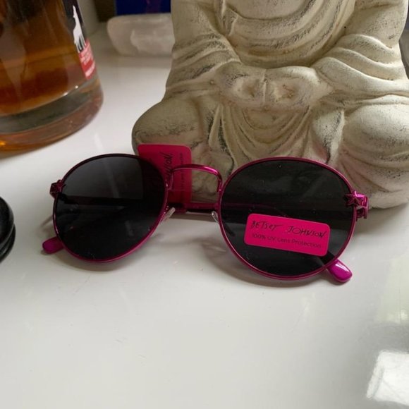 Betsey Johnson Fuscia Metal Sunglasses - Picture 1 of 6